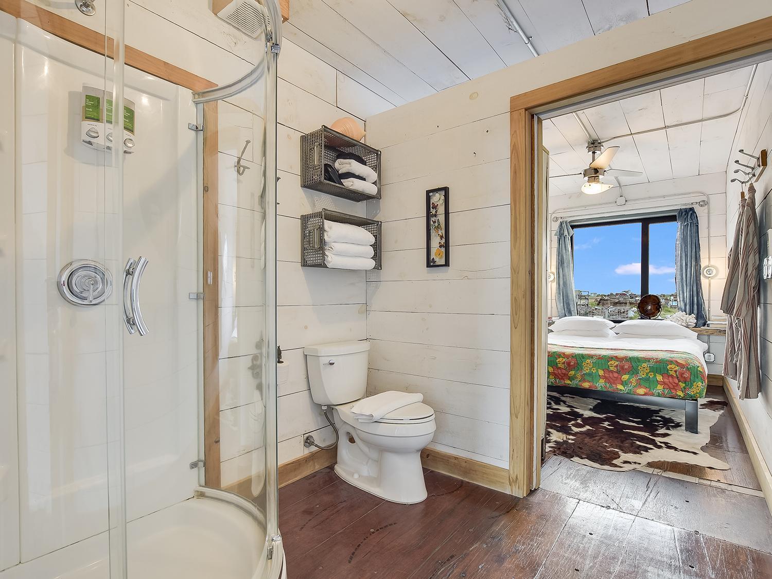 Flophouze Shipping Container Hotel Round Top 客房 照片