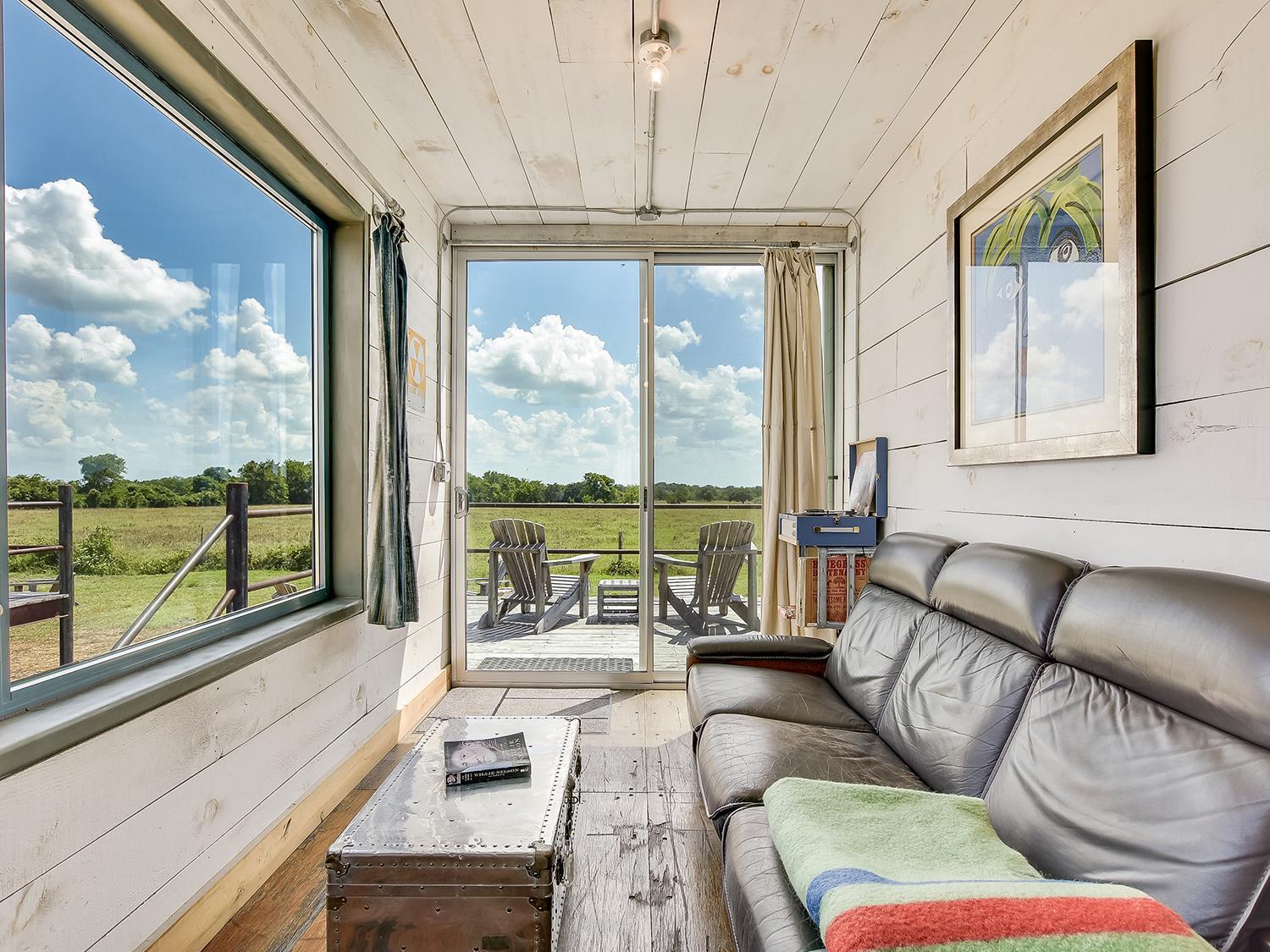 Flophouze Shipping Container Hotel Round Top 客房 照片
